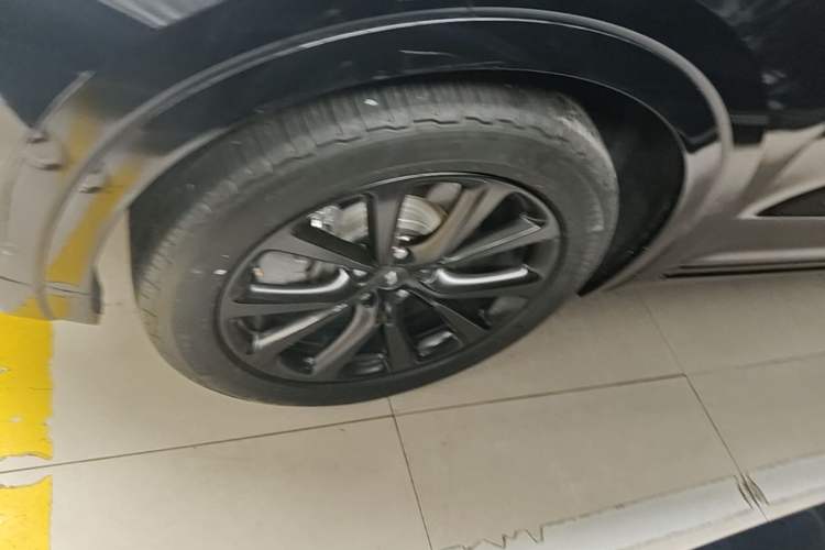 Used Li Auto ONE 2021 Extended-Range 6-Seater Version Left Front Wheel Hub