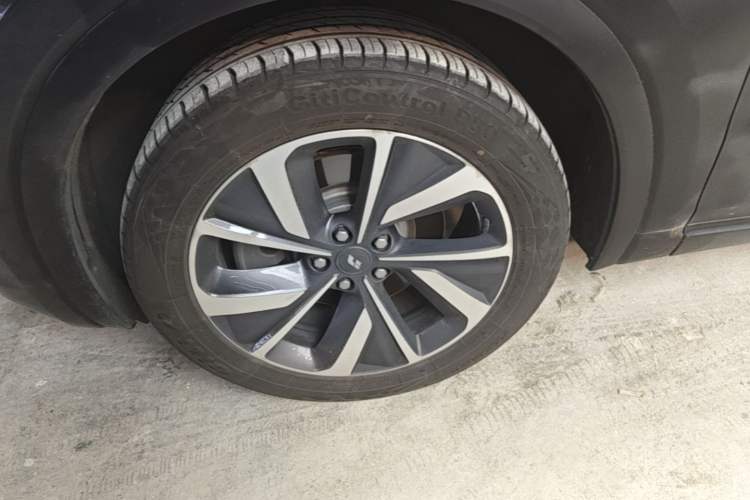 Used Li Auto ONE 2021 Extended-Range 6-Seater Version Left Front Wheel Hub