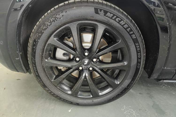Used Li Auto ONE 2021 Extended-Range 6-Seater Version Left Front Wheel Hub