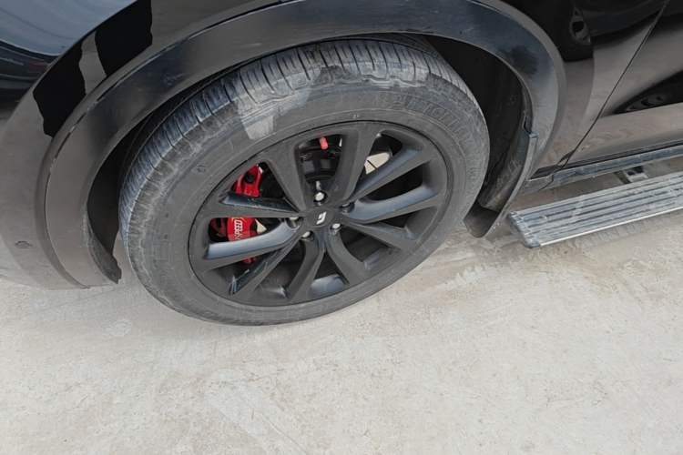 Used Li Auto ONE 2021 Extended-Range 6-Seater Version Left Front Wheel Hub