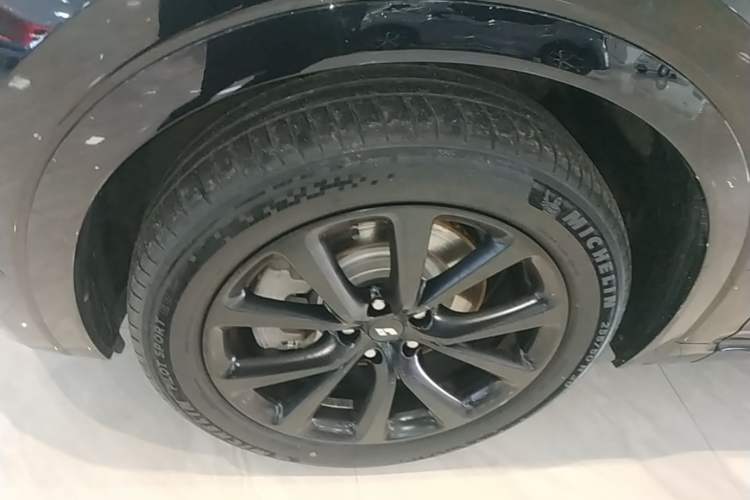 Used Li Auto ONE 2021 Extended-Range 6-Seater Version Left Front Wheel Hub