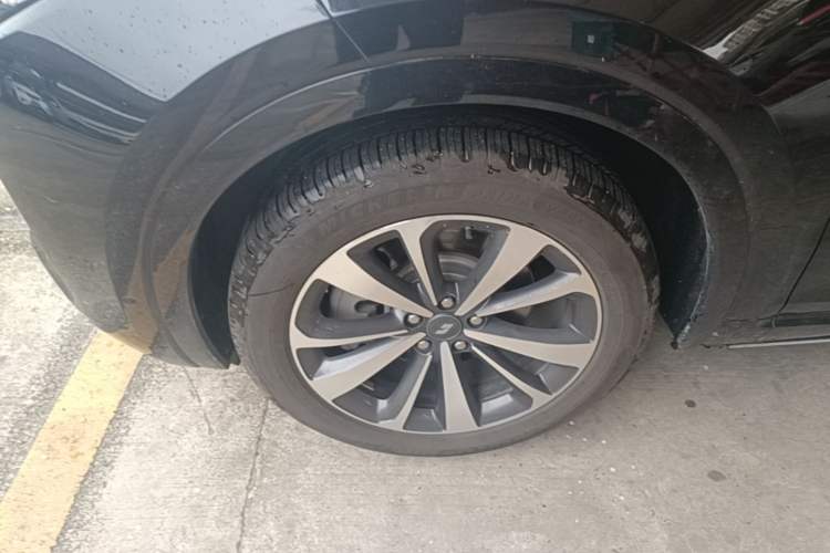 Used Li Auto ONE 2021 Extended-Range 6-Seater Version Left Front Wheel Hub