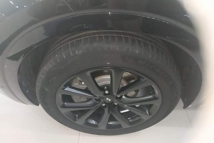 Used Li Auto ONE 2021 Extended-Range 6-Seater Version Left Front Wheel Hub