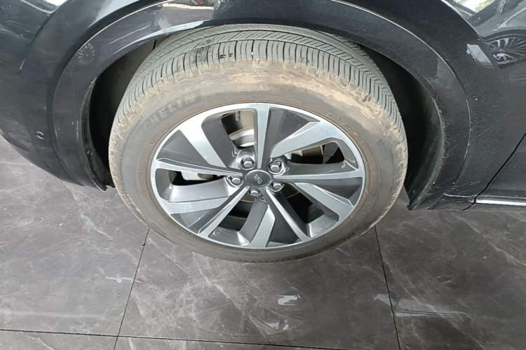 Used Li Auto ONE 2021 Extended-Range 6-Seater Version Left Front Wheel Hub