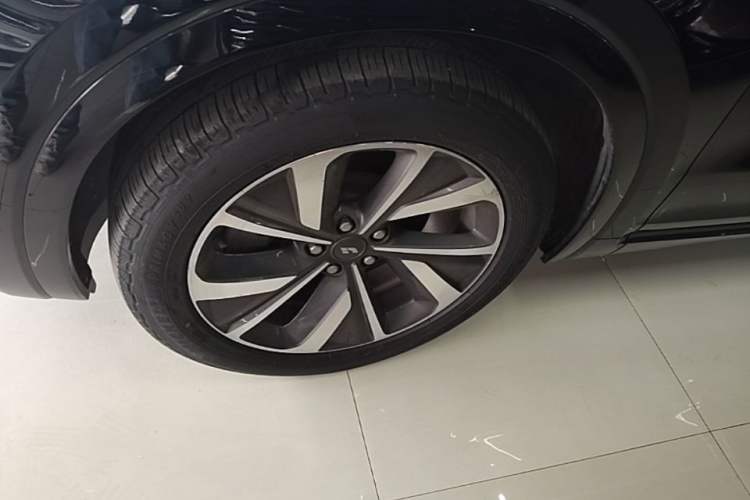 Used Li Auto ONE 2021 Extended-Range 6-Seater Version Left Front Wheel Hub