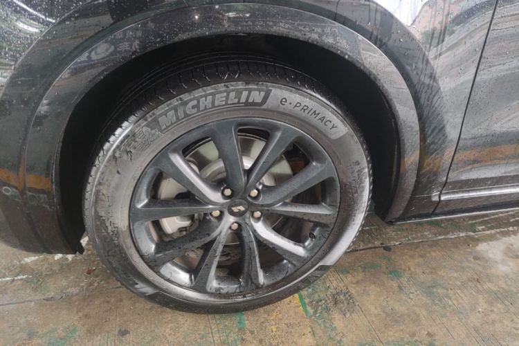 Used Li Auto ONE 2021 Extended-Range 6-Seater Version Left Front Wheel Hub