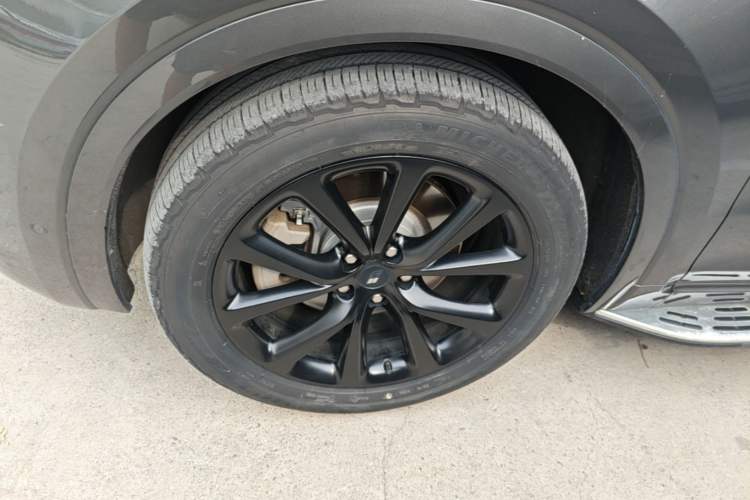 Used Li Auto ONE 2021 Extended-Range 6-Seater Version Left Front Wheel Hub