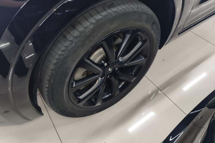 Used Li Auto ONE 2021 Extended-Range 6-Seater Version Left Front Wheel Hub