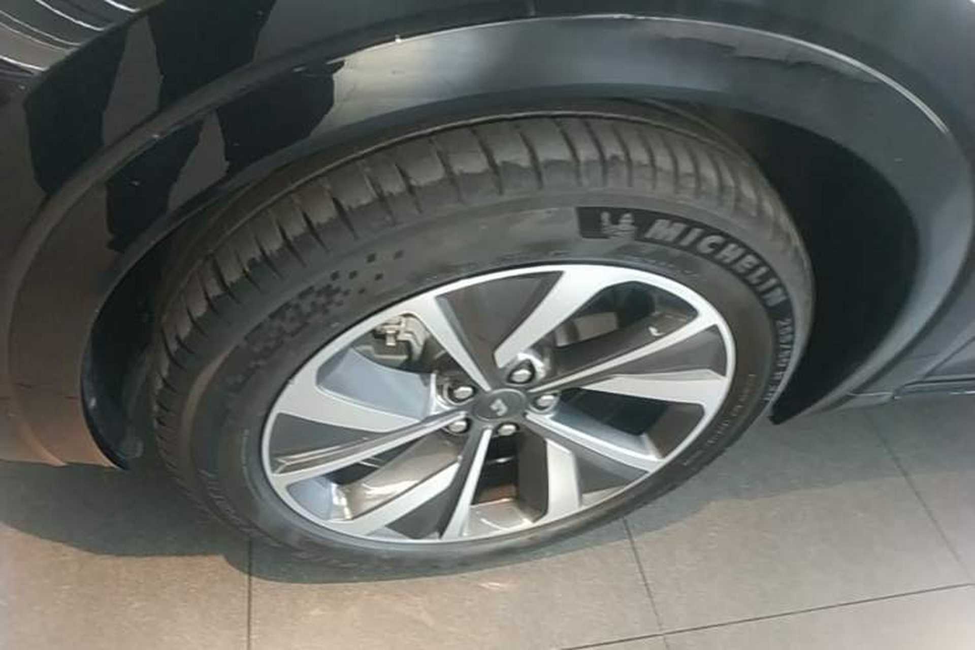 Used Li Auto ONE 2021 Extended-Range 6-Seater Version Left Front Wheel Hub