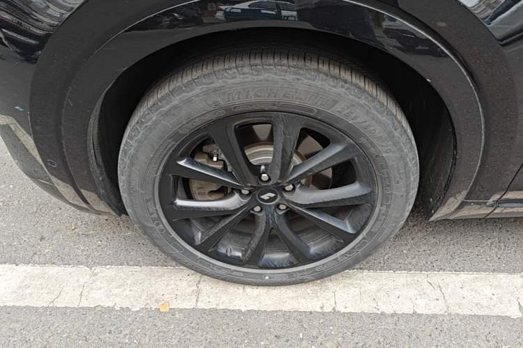 Used Li Auto ONE 2021 Extended-Range 6-Seater Version Left Front Wheel Hub