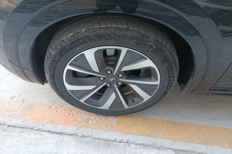 Used Li Auto ONE 2021 Extended-Range 6-Seater Version Left Front Wheel Hub
