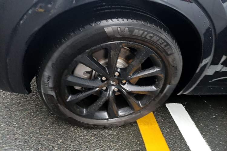 Used Li Auto ONE 2021 Extended-Range 6-Seater Version Left Front Wheel Hub