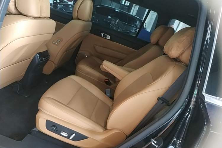 Used Li Auto ONE 2021 Extended-Range 6-Seater Version Left Rear Seat