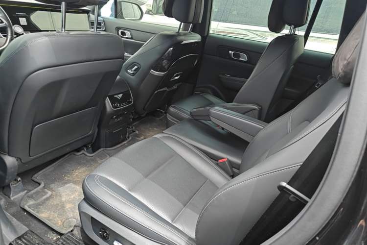Used Li Auto ONE 2021 Extended-Range 6-Seater Version Left Rear Seat