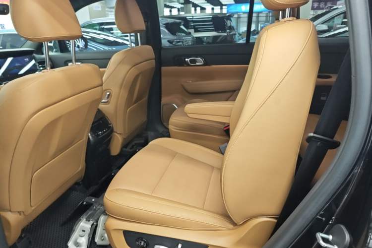 Used Li Auto ONE 2021 Extended-Range 6-Seater Version Left Rear Seat