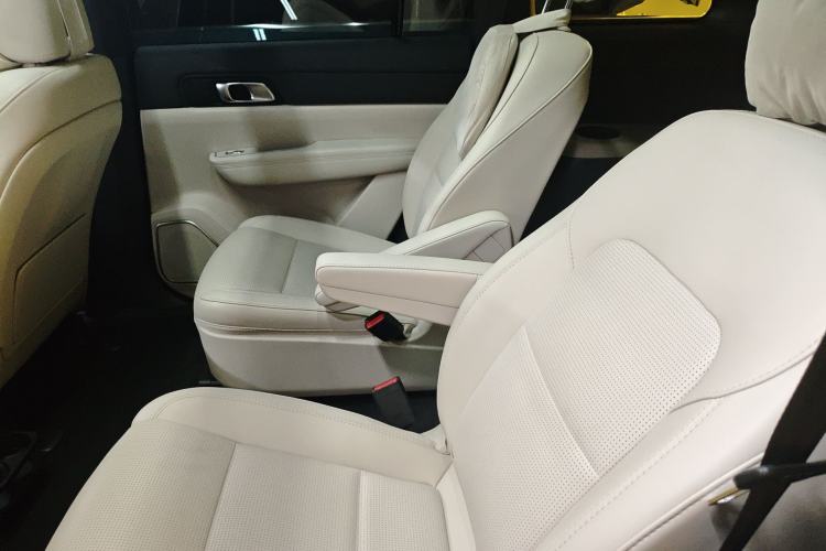 Used Li Auto ONE 2021 Extended-Range 6-Seater Version Left Rear Seat