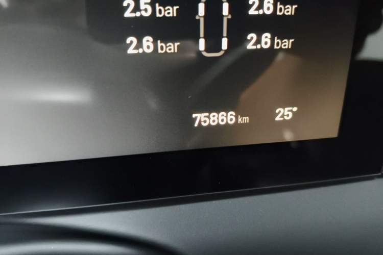 Used Li Auto ONE 2021 Extended-Range 6-Seater Version Odometer Close Up
