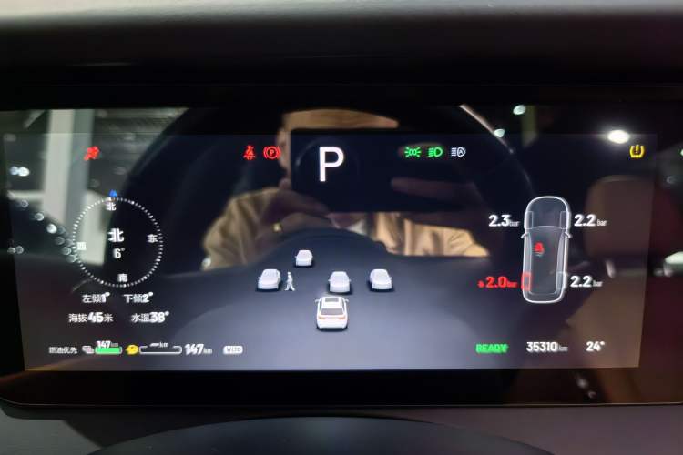 Used Li Auto ONE 2021 Extended-Range 6-Seater Version Odometer Close Up