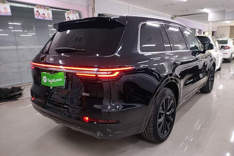 Used Li Auto ONE 2021 Extended-Range 6-Seater Version Rear Right 45 Deg