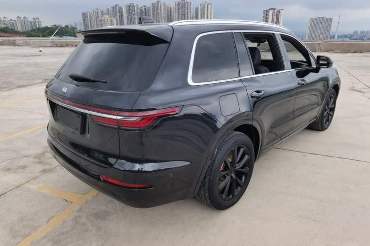 Used Li Auto ONE 2021 Extended-Range 6-Seater Version Rear Right 45 Deg