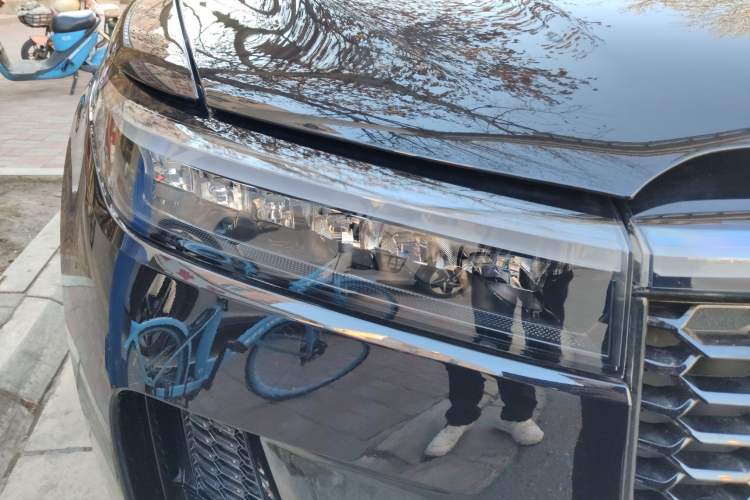 Used Li Auto ONE 2021 Extended-Range 6-Seater Version Right Front Headlight