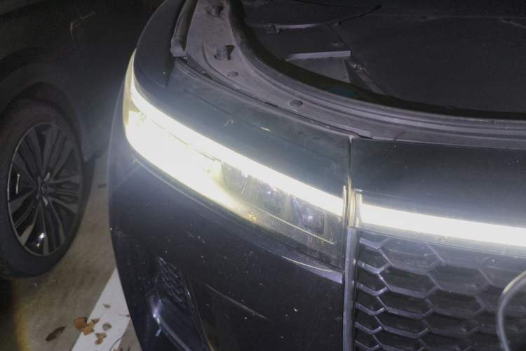 Used Li Auto ONE 2021 Extended-Range 6-Seater Version Right Front Headlight