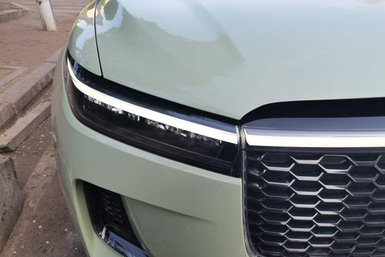 Used Li Auto ONE 2021 Extended-Range 6-Seater Version Right Front Headlight