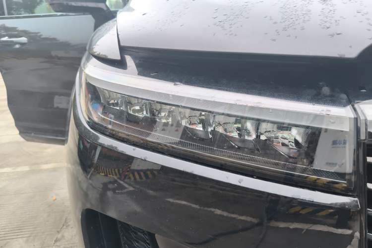 Used Li Auto ONE 2021 Extended-Range 6-Seater Version Right Front Headlight