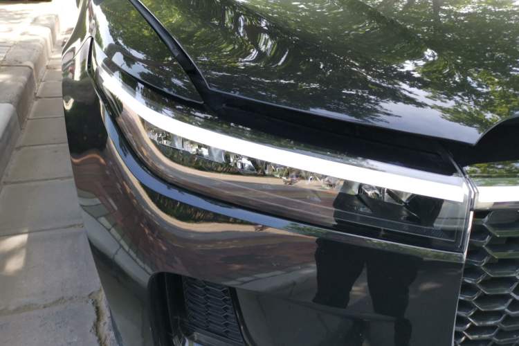 Used Li Auto ONE 2021 Extended-Range 6-Seater Version Right Front Headlight
