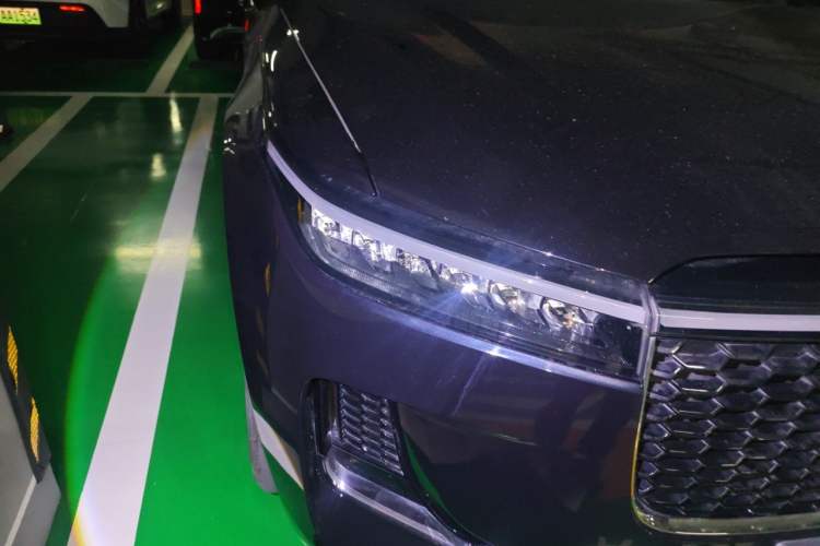 Used Li Auto ONE 2021 Extended-Range 6-Seater Version Right Front Headlight