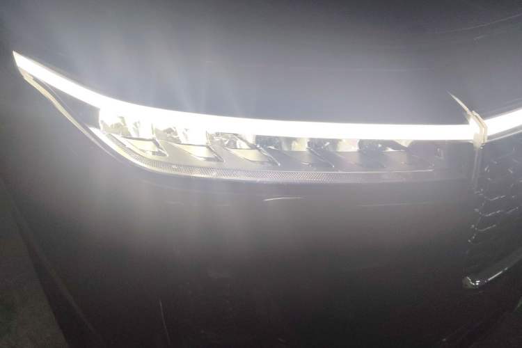 Used Li Auto ONE 2021 Extended-Range 6-Seater Version Right Front Headlight
