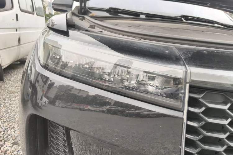 Used Li Auto ONE 2021 Extended-Range 6-Seater Version Right Front Headlight