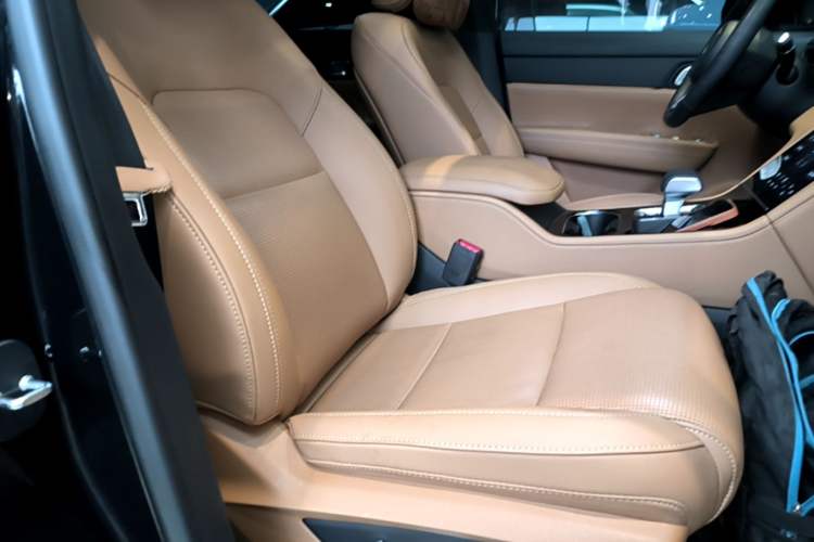 Used Li Auto ONE 2021 Extended-Range 6-Seater Version Right Front Seat
