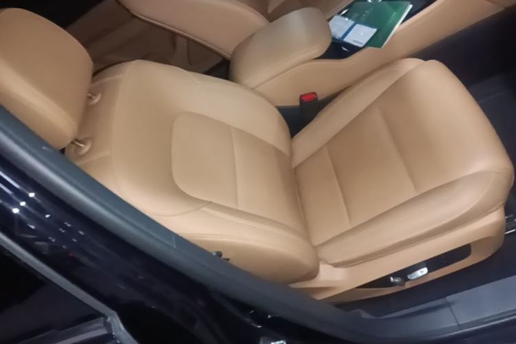 Used Li Auto ONE 2021 Extended-Range 6-Seater Version Right Front Seat