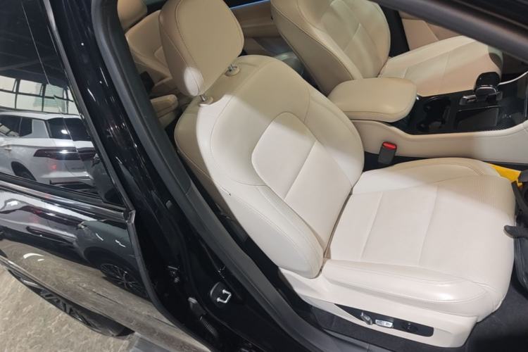 Used Li Auto ONE 2021 Extended-Range 6-Seater Version Right Front Seat