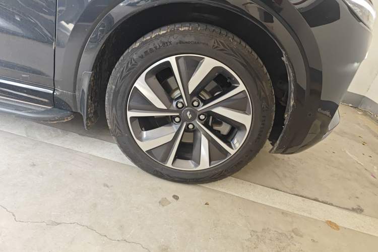 Used Li Auto ONE 2021 Extended-Range 6-Seater Version Right Front Wheel Hub