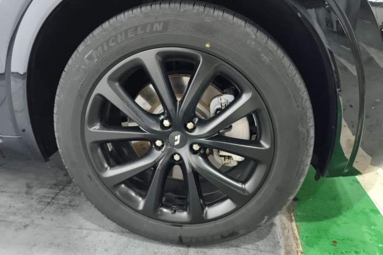 Used Li Auto ONE 2021 Extended-Range 6-Seater Version Right Front Wheel Hub