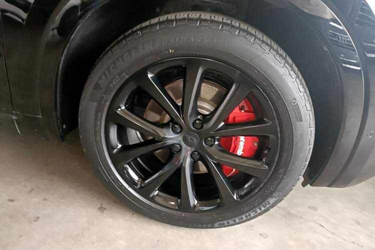 Used Li Auto ONE 2021 Extended-Range 6-Seater Version Right Front Wheel Hub