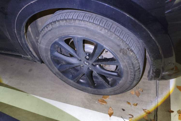 Used Li Auto ONE 2021 Extended-Range 6-Seater Version Right Front Wheel Hub