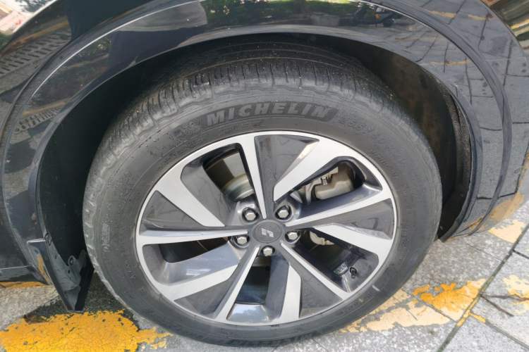 Used Li Auto ONE 2021 Extended-Range 6-Seater Version Right Front Wheel Hub