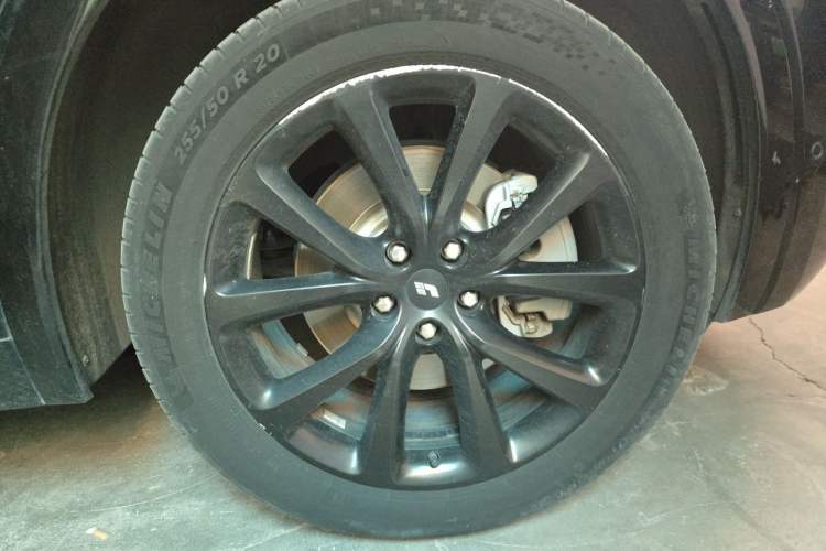 Used Li Auto ONE 2021 Extended-Range 6-Seater Version Right Front Wheel Hub