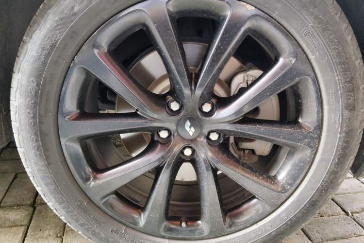 Used Li Auto ONE 2021 Extended-Range 6-Seater Version Right Front Wheel Hub