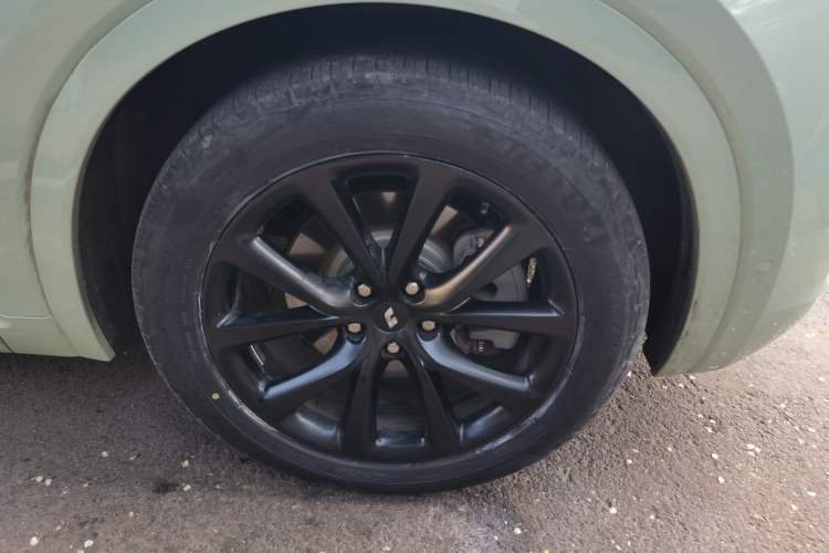 Used Li Auto ONE 2021 Extended-Range 6-Seater Version Right Front Wheel Hub