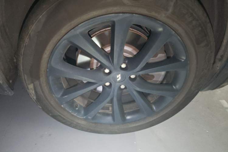 Used Li Auto ONE 2021 Extended-Range 6-Seater Version Right Front Wheel Hub