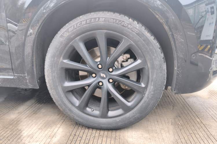 Used Li Auto ONE 2021 Extended-Range 6-Seater Version Right Front Wheel Hub