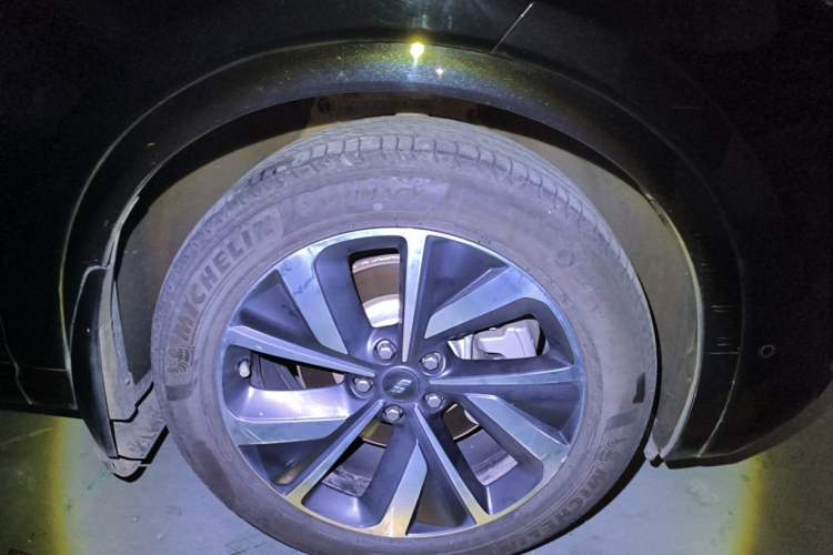 Used Li Auto ONE 2021 Extended-Range 6-Seater Version Right Front Wheel Hub