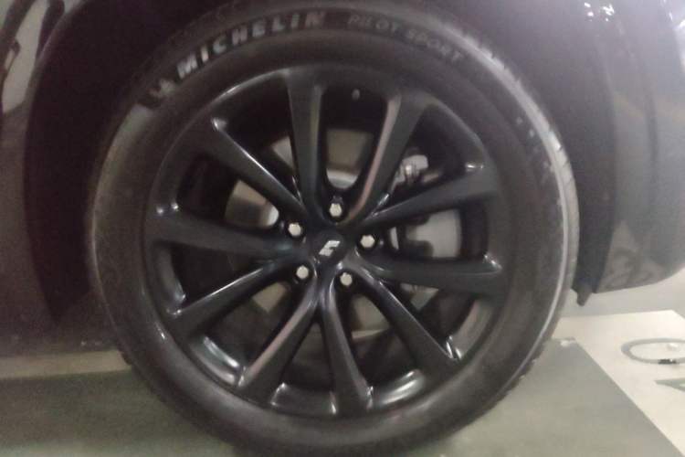 Used Li Auto ONE 2021 Extended-Range 6-Seater Version Right Front Wheel Hub