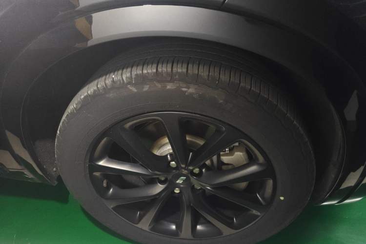Used Li Auto ONE 2021 Extended-Range 6-Seater Version Right Front Wheel Hub