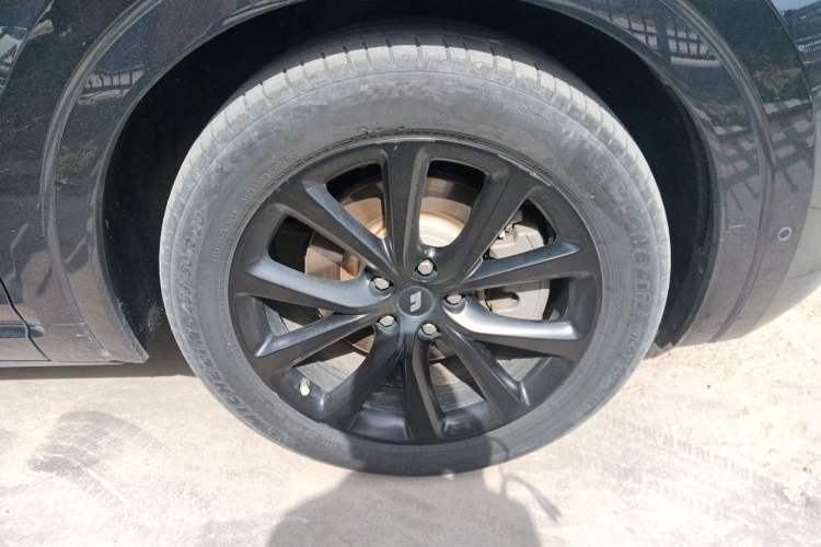 Used Li Auto ONE 2021 Extended-Range 6-Seater Version Right Front Wheel Hub