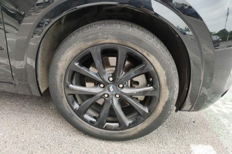 Used Li Auto ONE 2021 Extended-Range 6-Seater Version Right Front Wheel Hub
